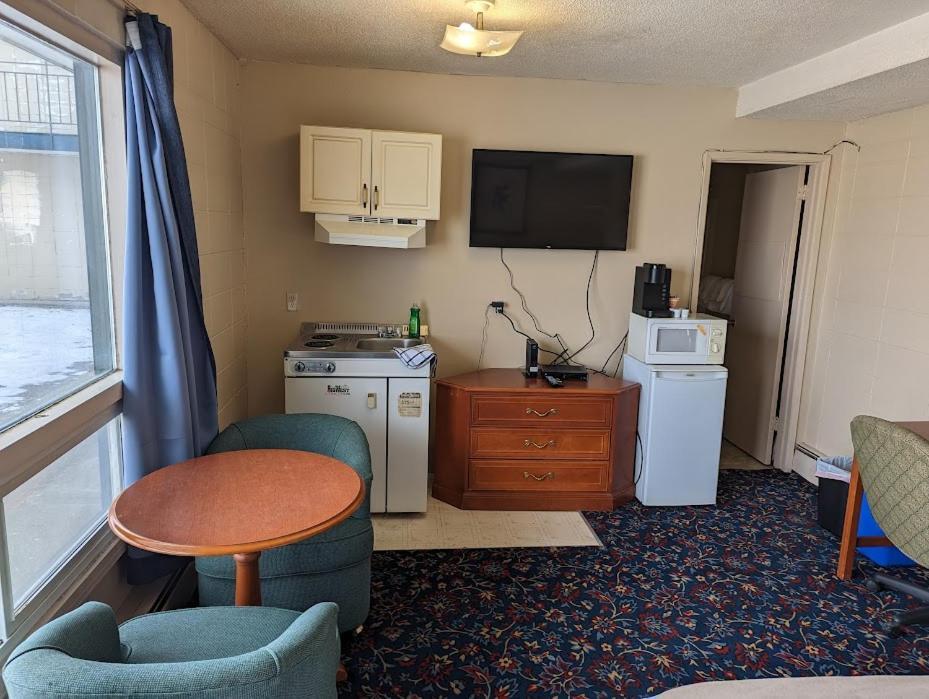 Matador Motel Drayton Valley Екстер'єр фото
