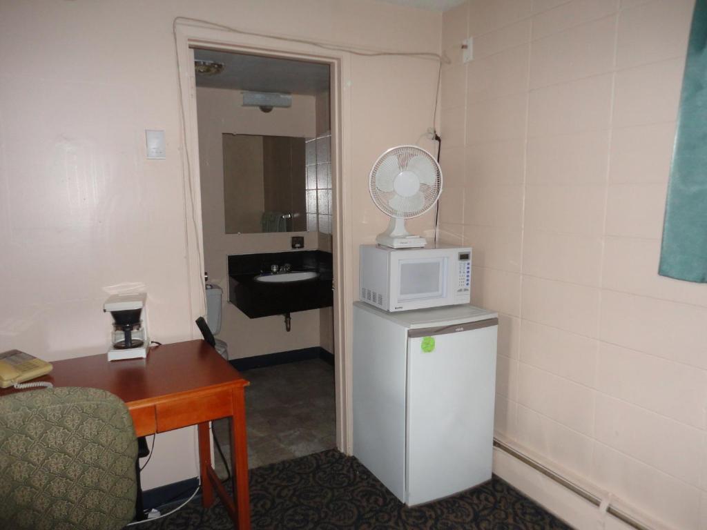 Matador Motel Drayton Valley Номер фото